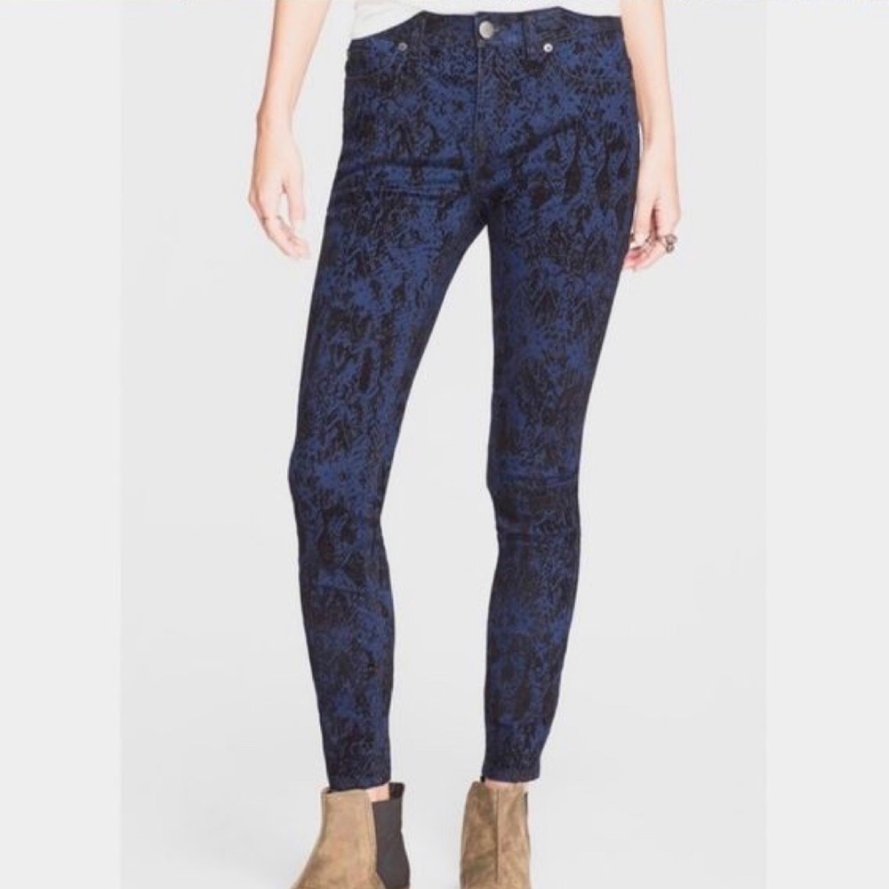 Bershka Snake Print Blue/Black Skinny Jeans  26